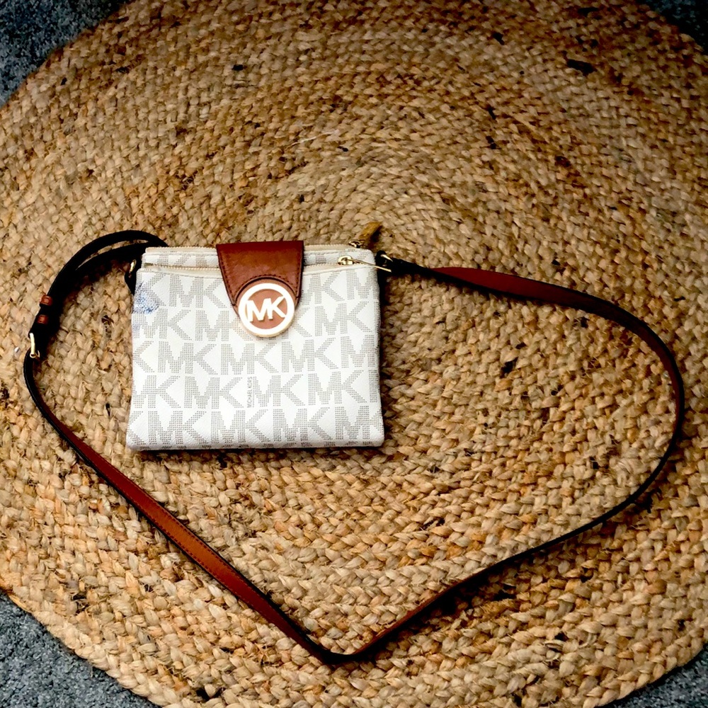 Michael kors purse